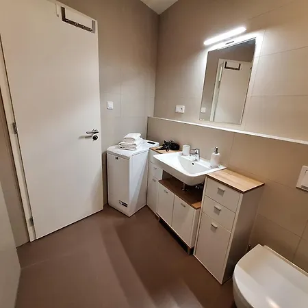 شقة Rezidencia Radnica -ubytovanie- Old Town